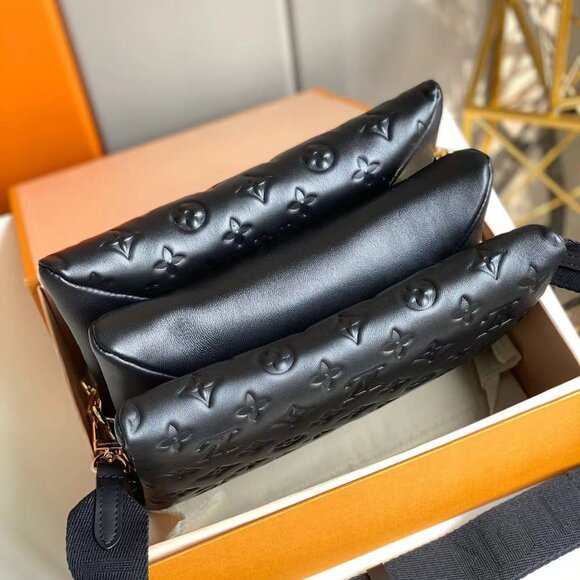 Louis Vuitton Chain Bags, Wallets - Picture 6 of 9